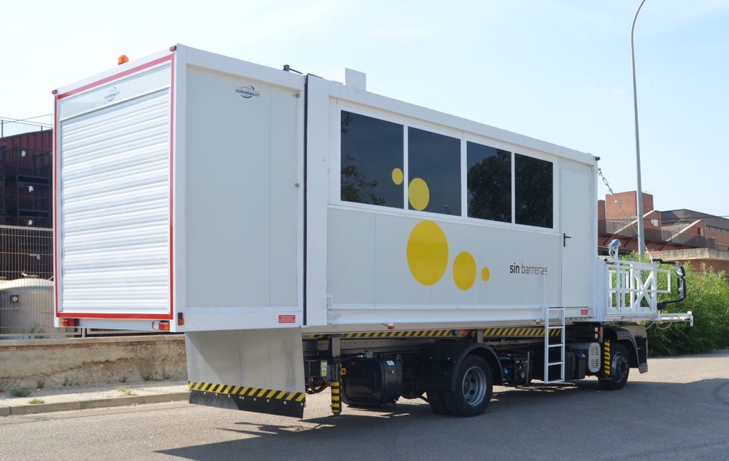 vehículo transelevador de personas ambulift